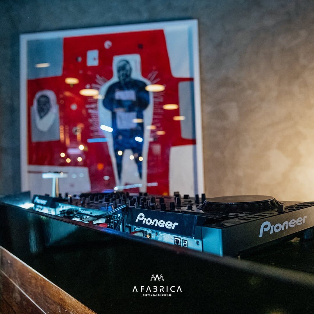 Foto — jantar com música ao vivo